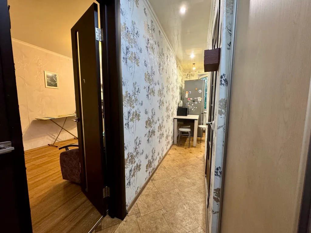 1 комнатная квартира, выход в лесо-парк рядом больница имени Середавина