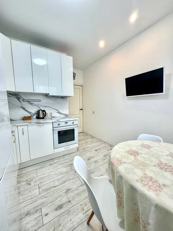 Просторная светлая однокомнатная квартира с уютной домашней атмосферой