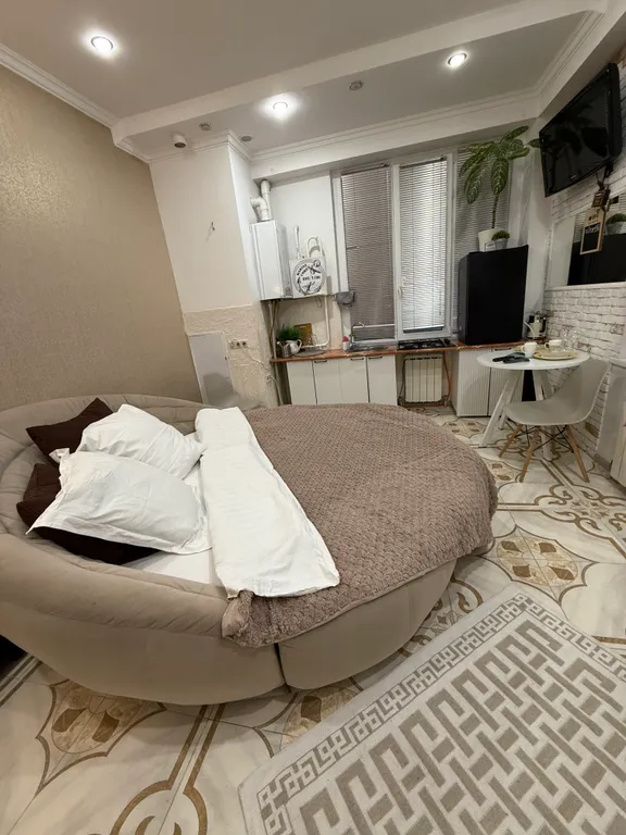 Квартира Квартира в центре, круглая кровать — Сочи