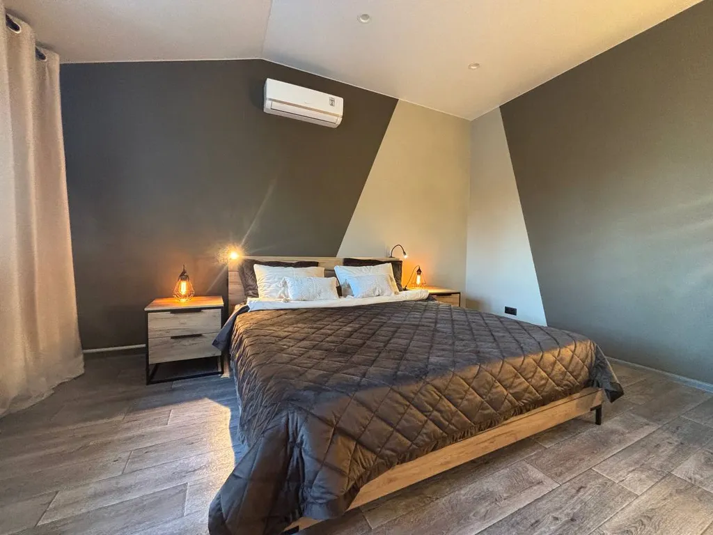 Шикарная трехкомнатная квартира с собственной Бесплатной парковкой!