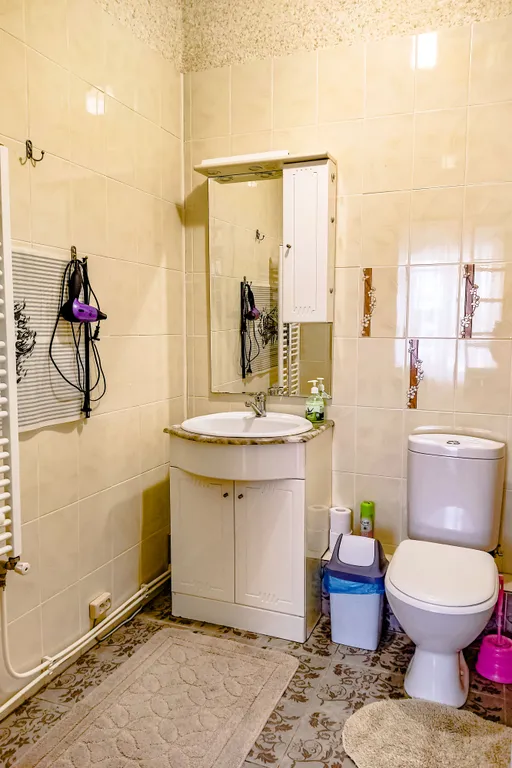 Студия в доме с отдельным входом и санузлом