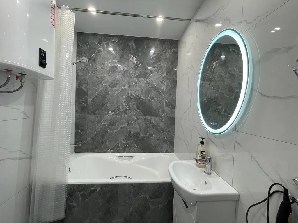 Центр, квартира на Суханова, 2 комнатная, 2 этаж