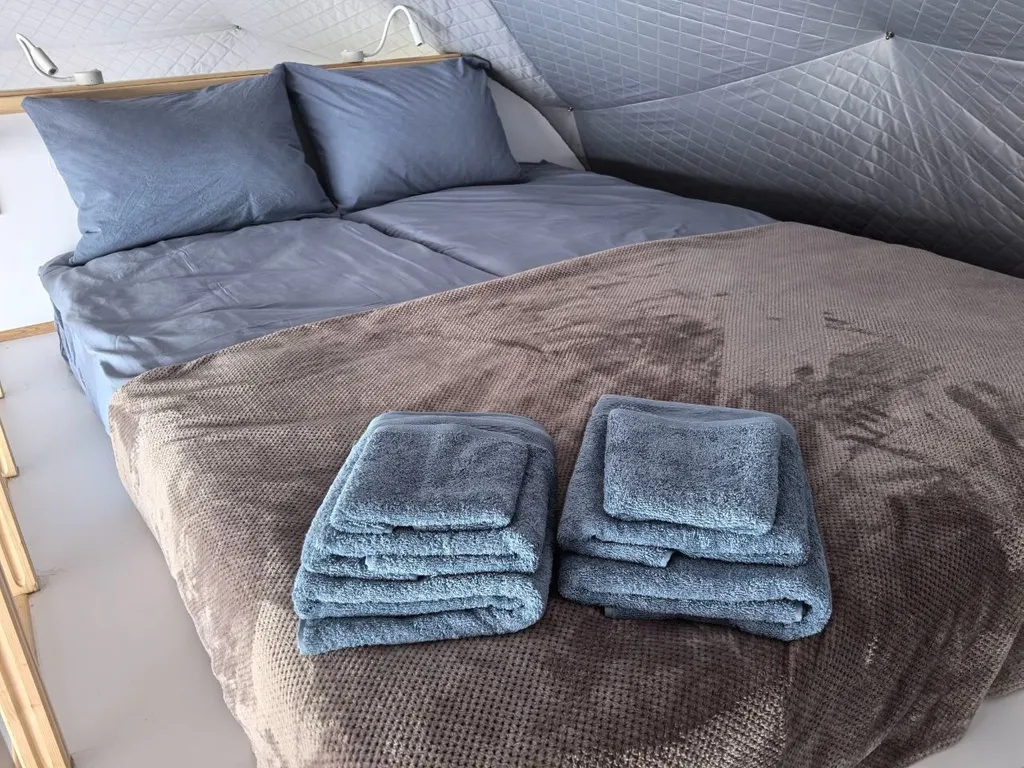 Купольный дом Атлантика с террасой и видом на озеро