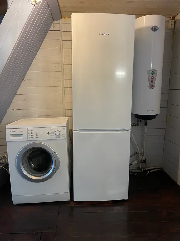 Дом с баней на берегу реки Волга с большой территорией