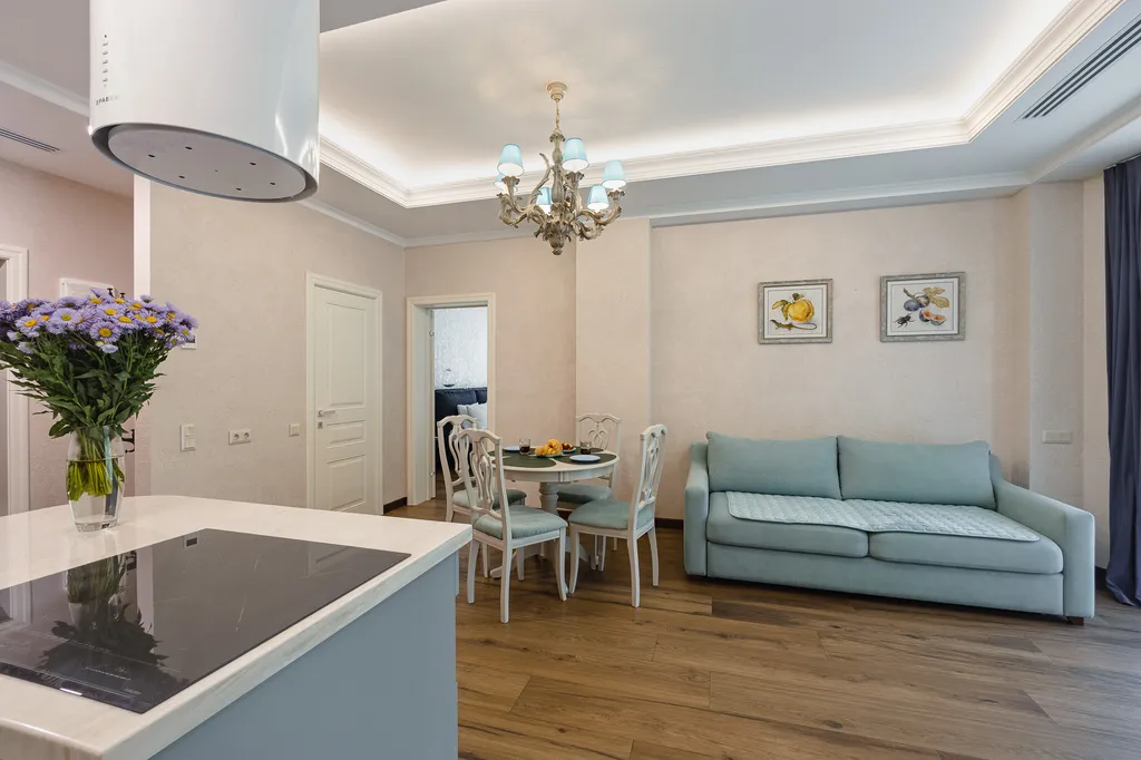 Уютная двухкомнатная квартира с прекрасным ремонтом и большим балконом