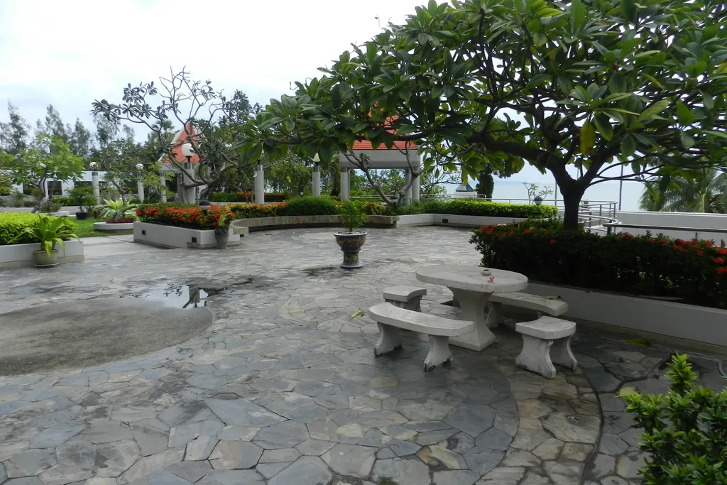 Студия с фронтальным видом на море