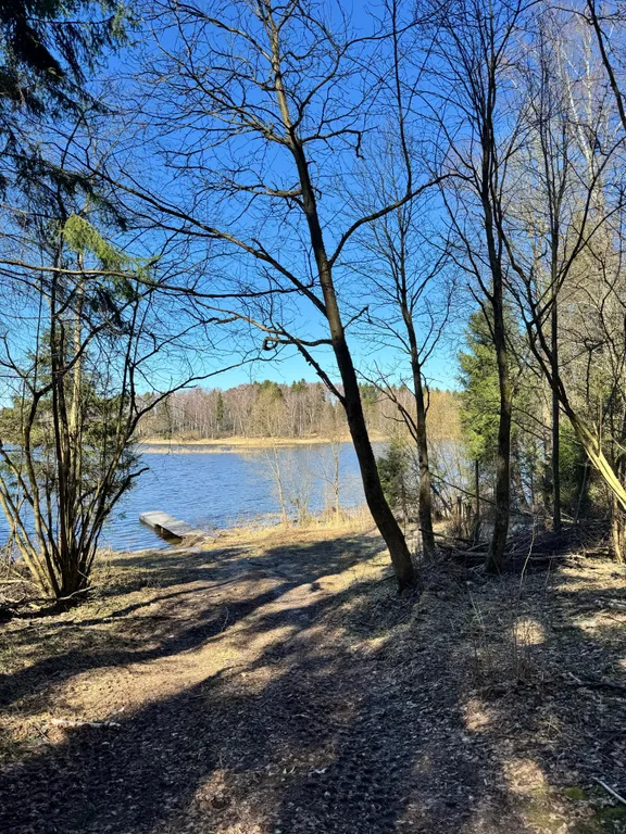 Дом на берегу водохранилища