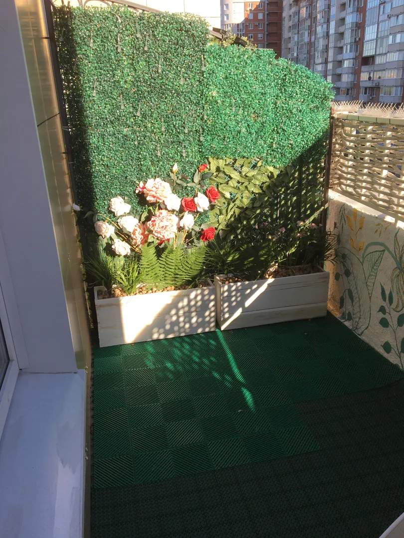 Открытая терраса. Вид со стороны столика.