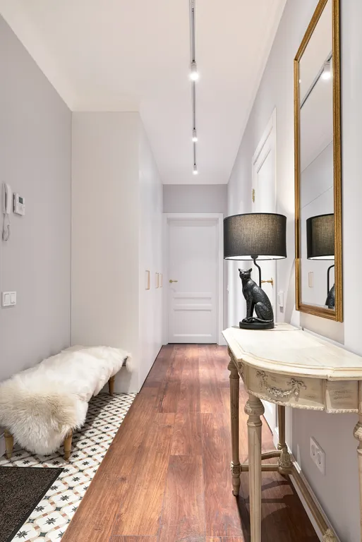 Двухкомнатная дизайнерская квартира в центре by Karmann`s Apartments