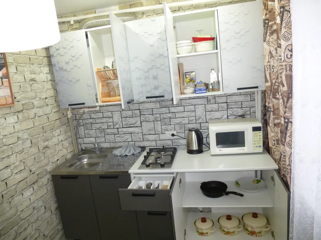 Чистая, уютная, после капитального ремонта 2-комнатная квартира