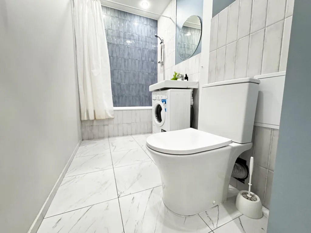 Рядом с площадью Победы