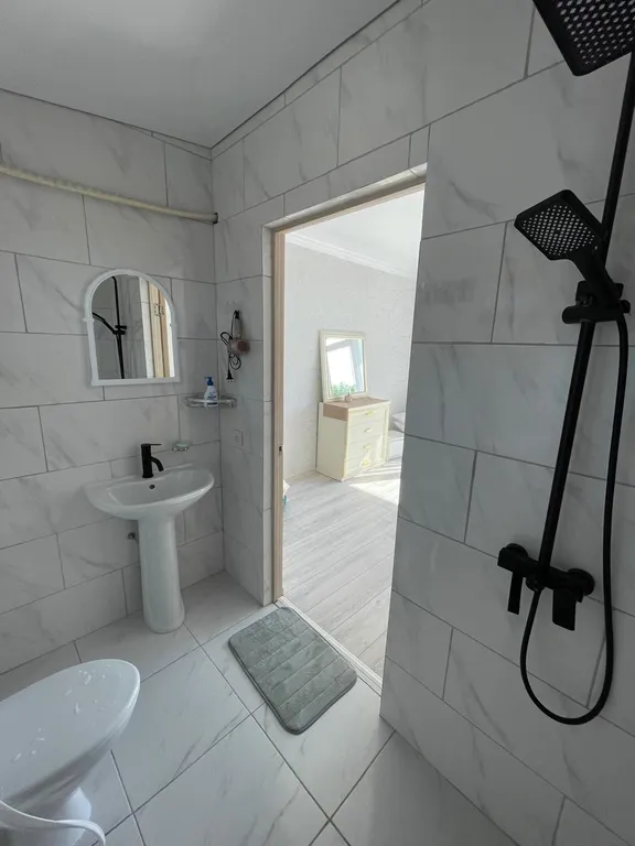 Семейный номер с видом на сад и на горы