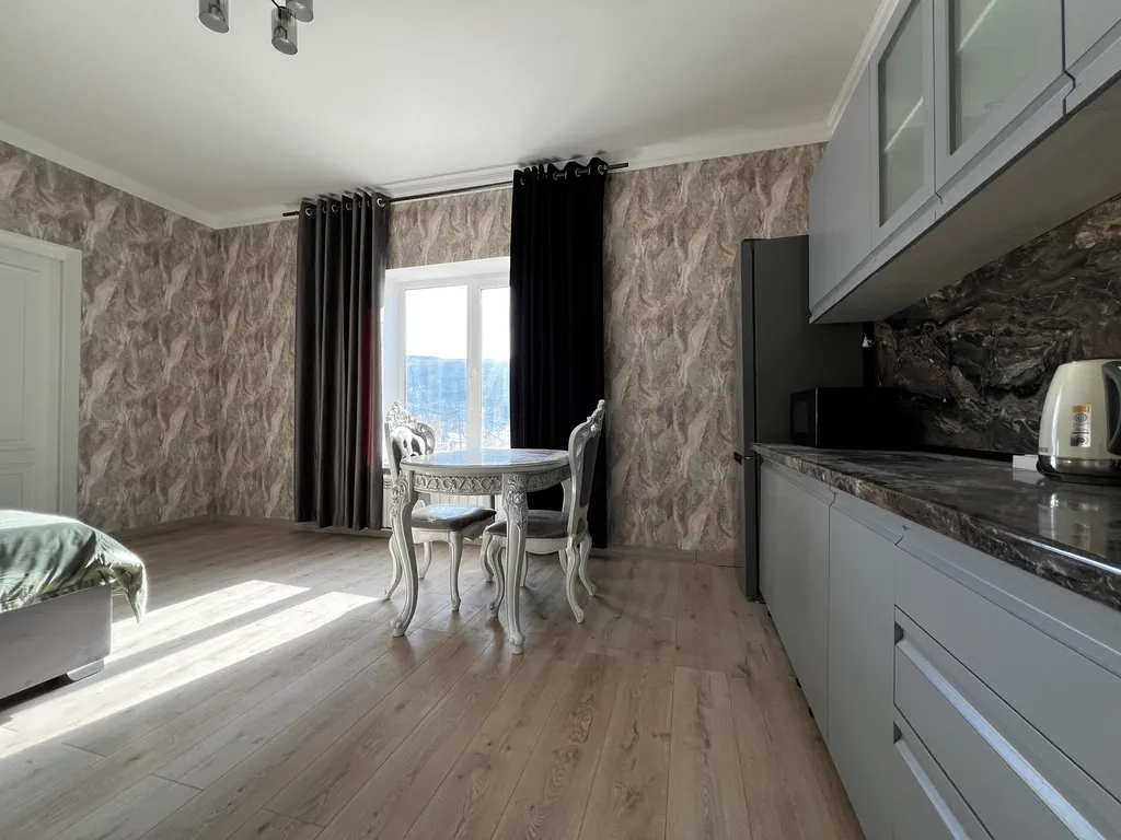 Ботлих - ваш личный апартамент с видом на горы