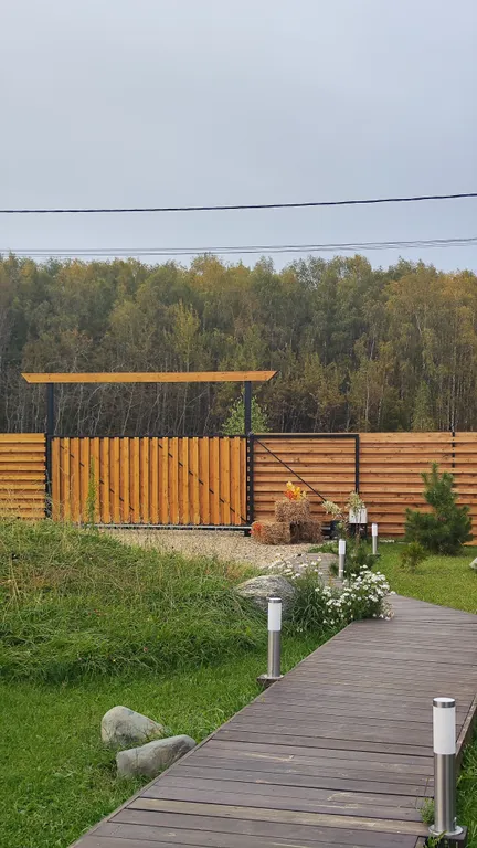 Домик для пар, чаном на дровах и видом на березовый лес в МО.