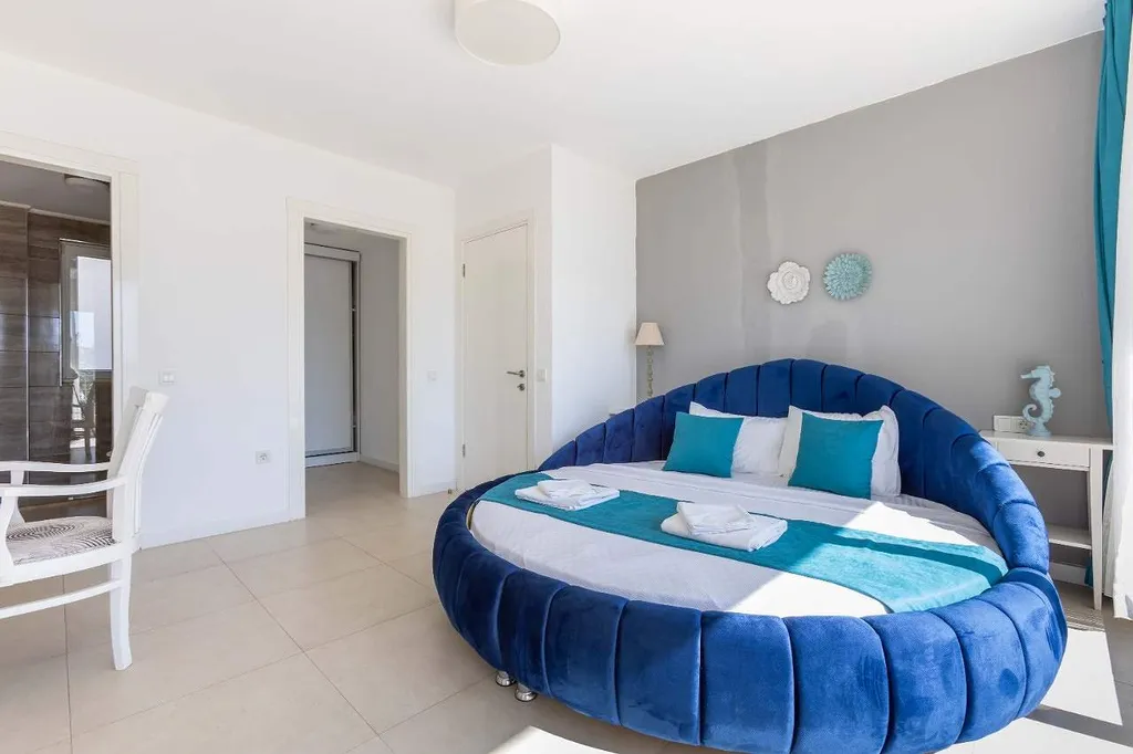 Вилла с видом на море