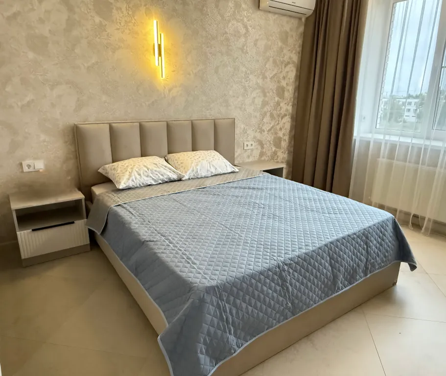 Уютная квартира в современном ЖК от «Безопасная аренда» — аренда посуточно в Таганрог