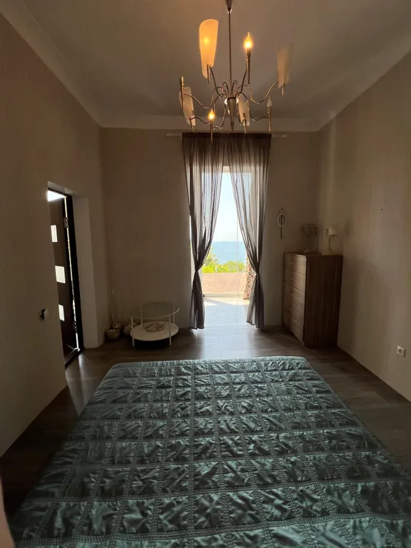 Уютный домик с видом на море