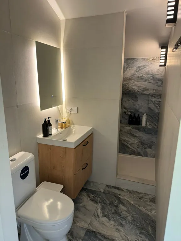 Большой дом с видом на озеро, 3 спальнями, сауной и настольным футболом