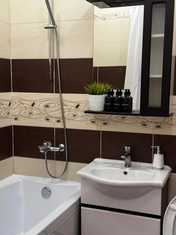 Лоза, центр, тишина