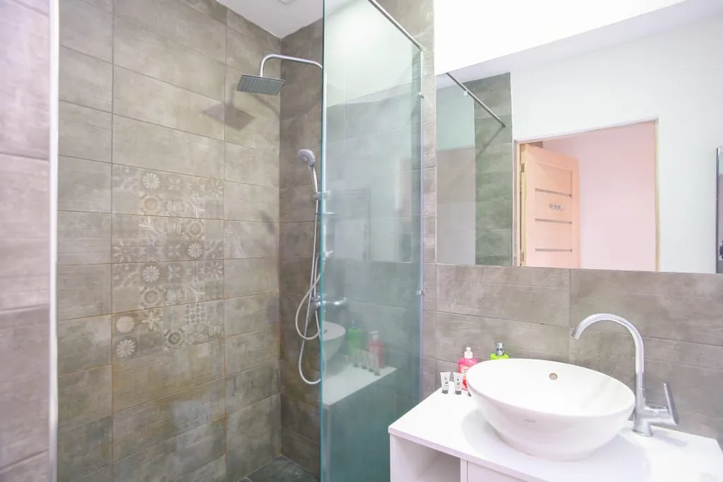 2 спальни в самом центре города, новый дом