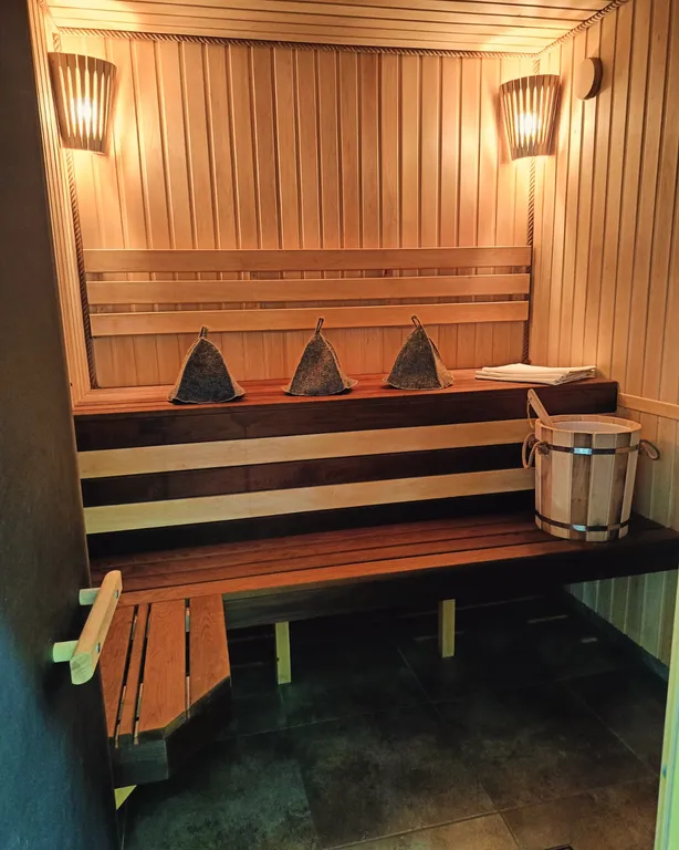 Дом с подогреваемым бассейном и баней в адыгее