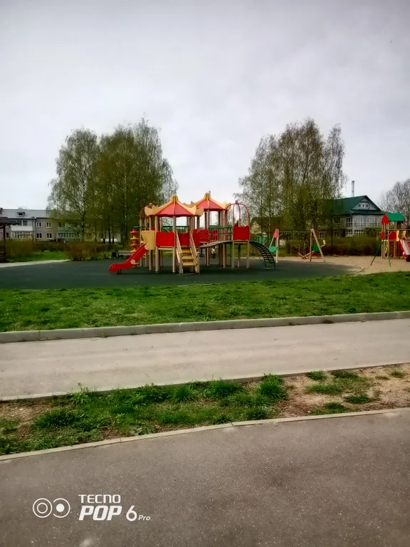 Квартира у живописного тихого пруда