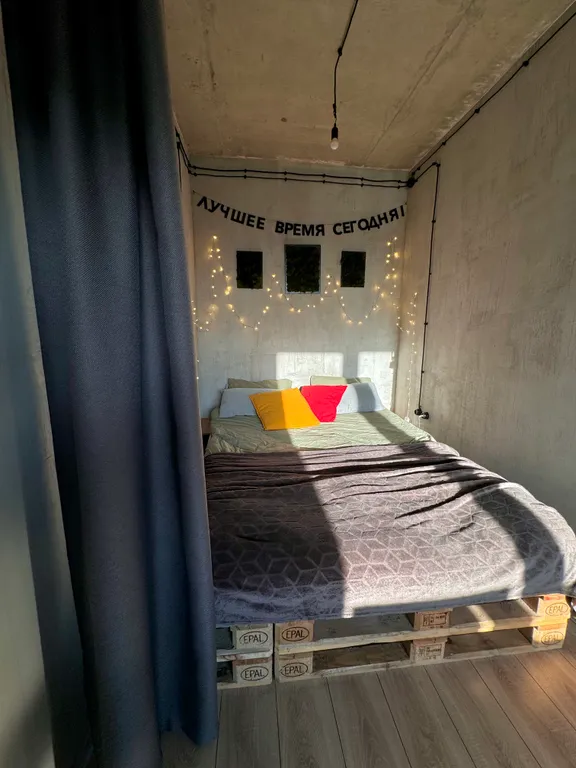 Уютная дизайнерская студия лофт