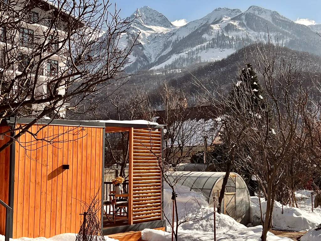 Коттедж Дом Земля с домашним кинотеатром и Алисой в 7 минутах от подъемника 2 — аренда посуточно в Эсто-Садок