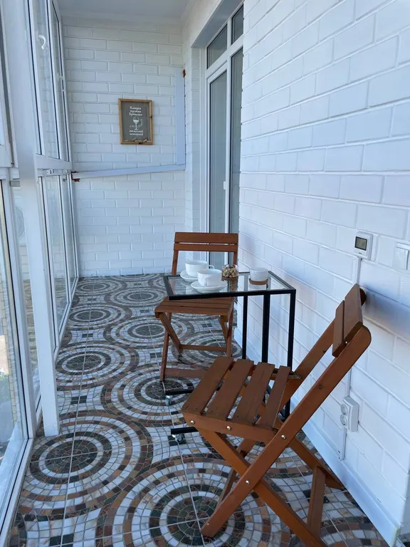 Солнечная стильная евродвушка в новом доме недалеко от центра города