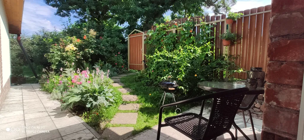 Студия с уютным двориком