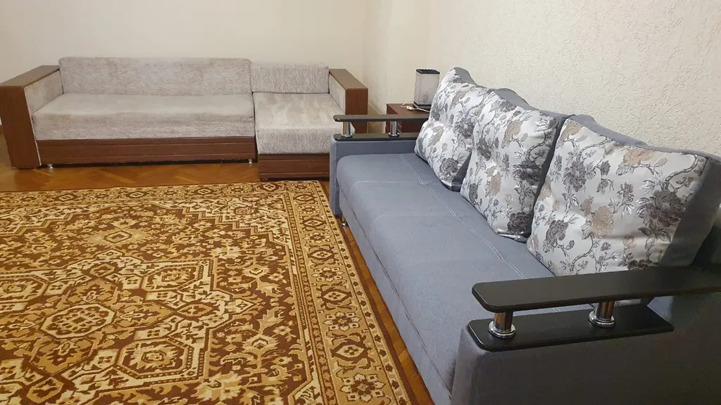 Квартира в центре города с собственным двориком и отдельным входом