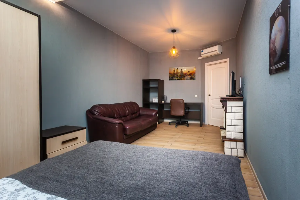 Квартира Квартира с камином, угловой ванной и видом на улицу Красную, уют с характером 24/7 — Краснодар