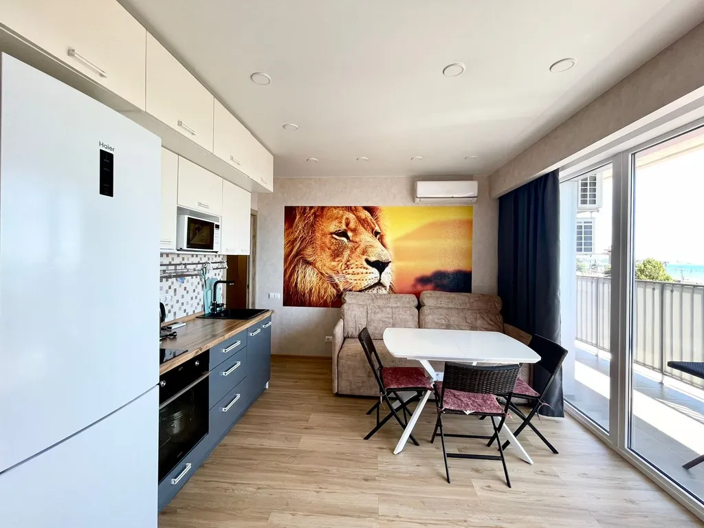 Двухкомнатная квартира с видом на море