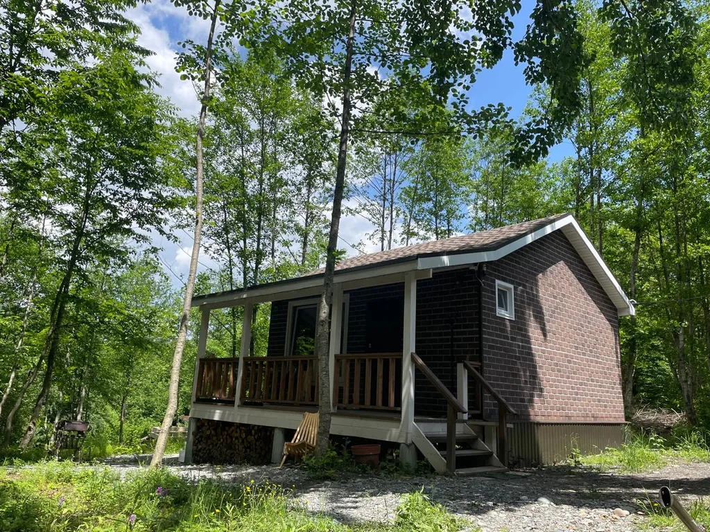 Коттедж Уютный домик в сердце леса — аренда посуточно в Хамышки