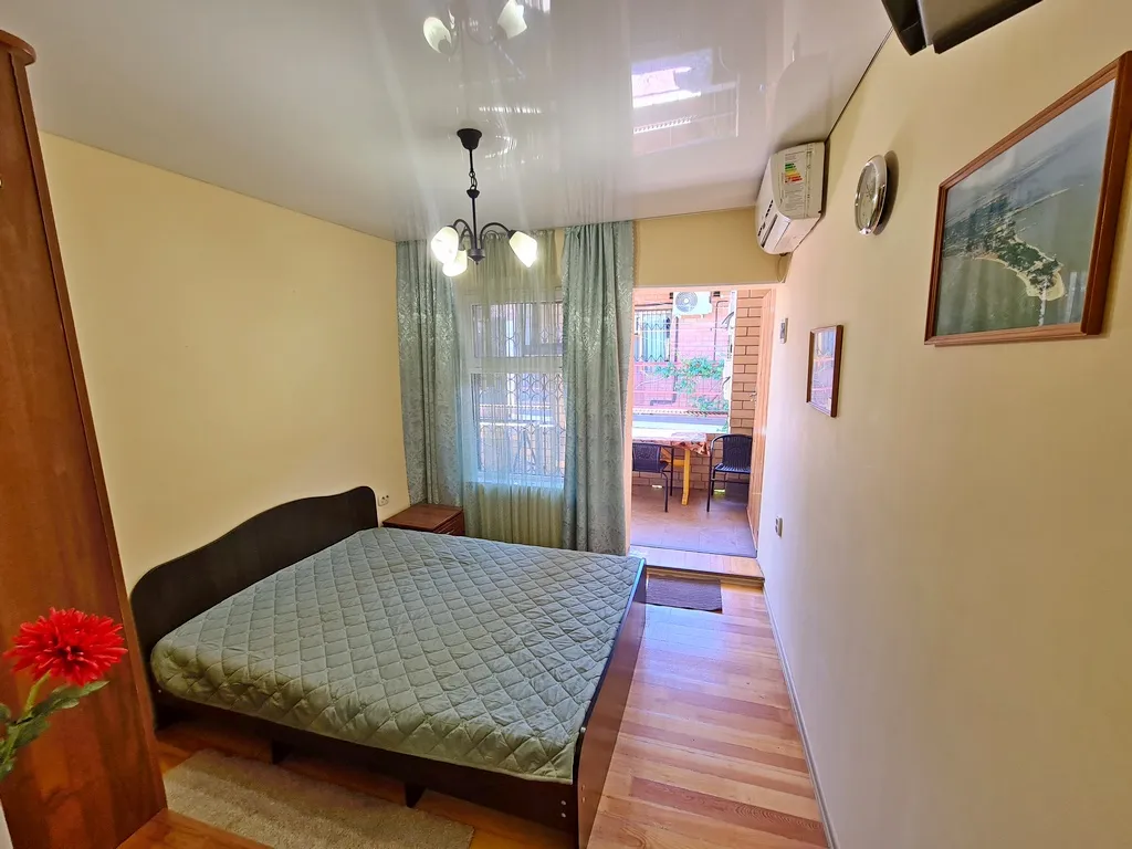 Квартира Номера на Пляже, квартира - студия с кухней 147/4, до берега 40 метров — Ейск