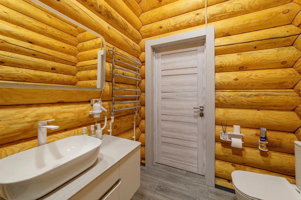 Дом на берегу большого озера