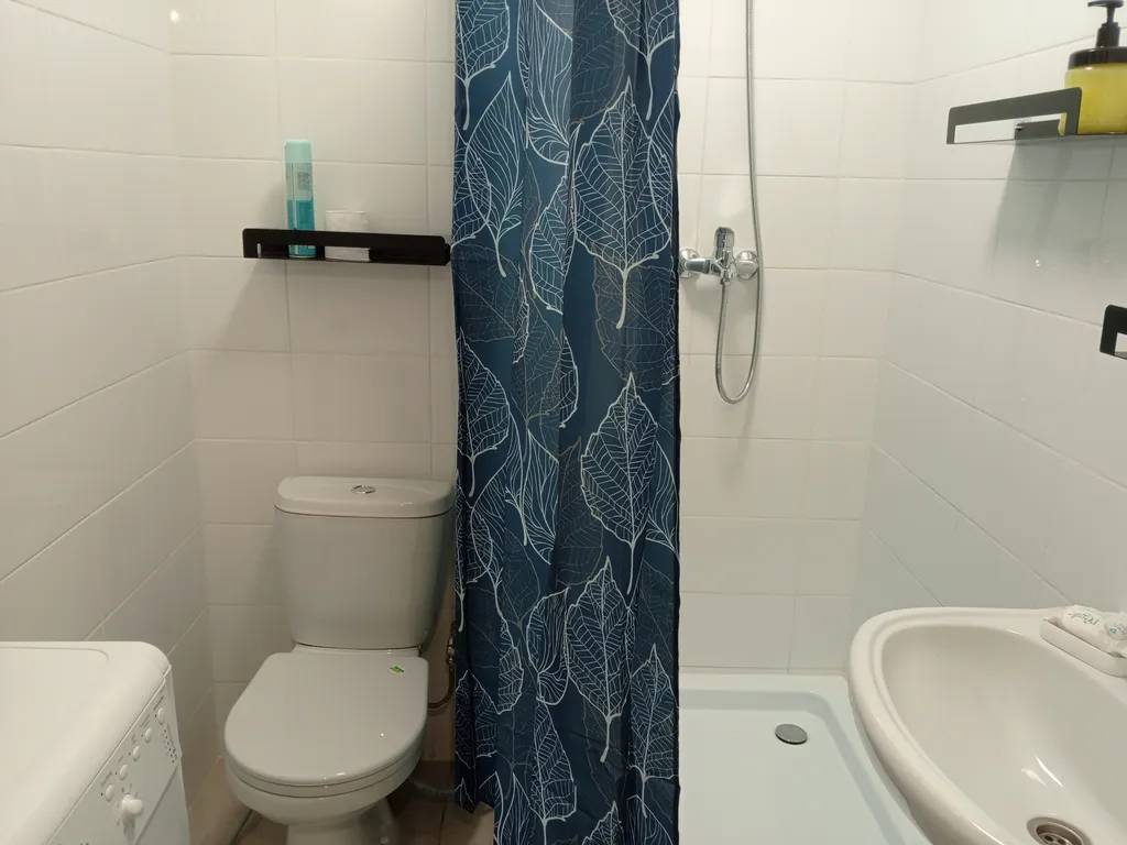 Студия напротив ГУОР по хоккею