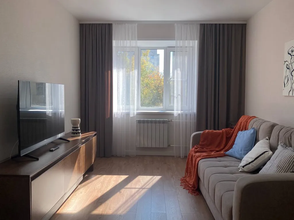 Новый дом у театра в историческом центре