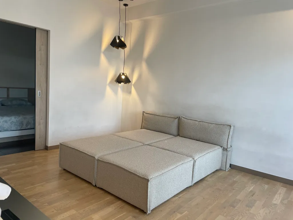 Метро Апартамент