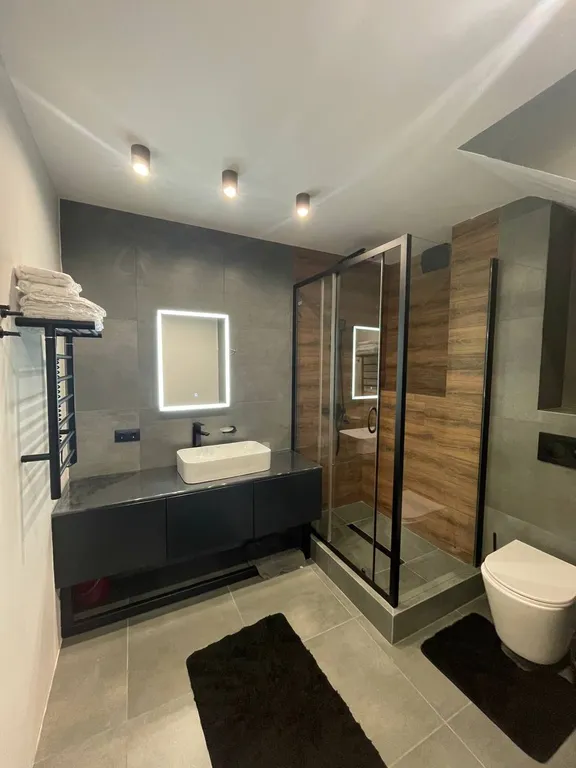 Домик в лесу для большой компании