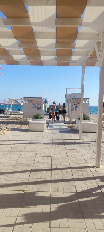 Квартира с балконом у моря