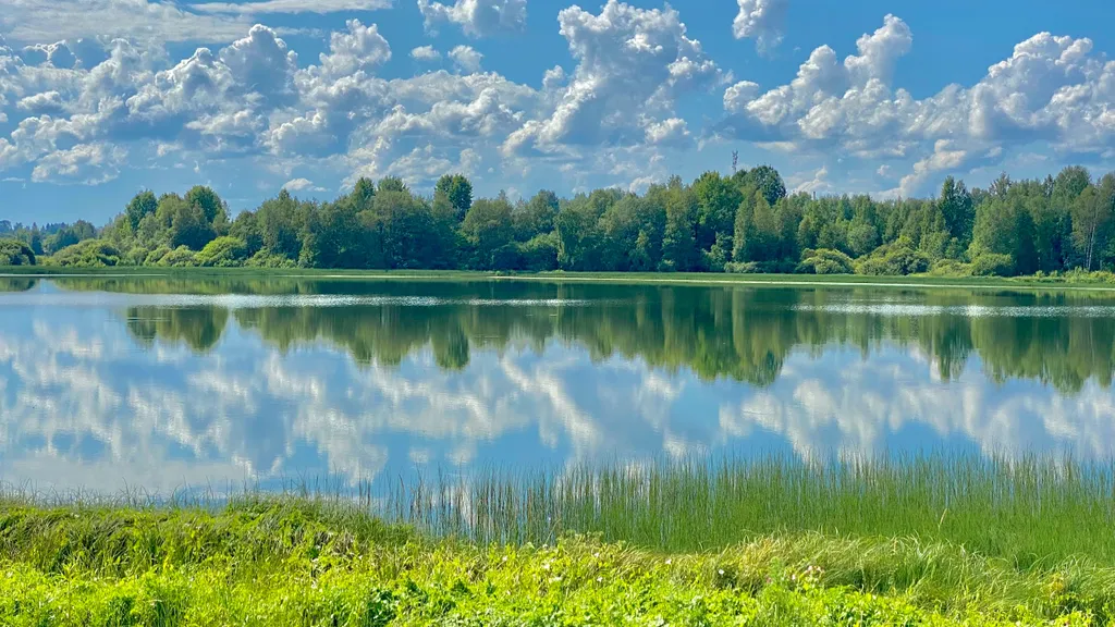 Дом на берегу озера