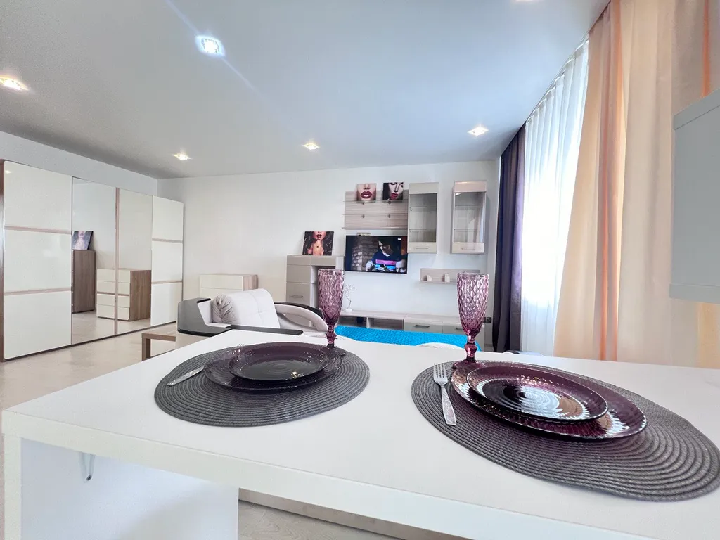 Дизайнерская студия в центре в новом доме