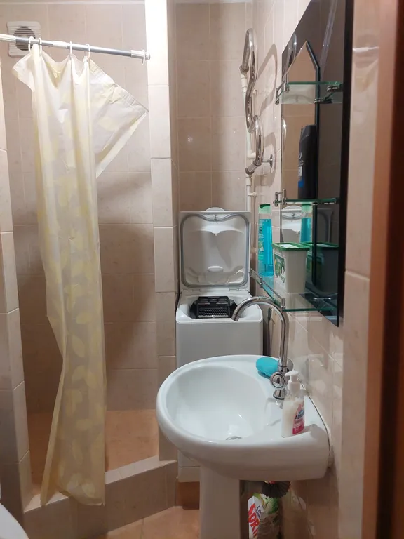 Напротив дома поликлиника