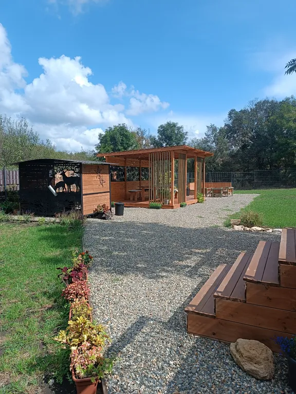 Дом с бассейном