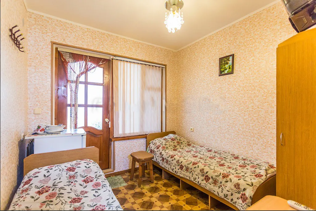 Квартира Стандартный двухместный номер — аренда посуточно в Геленджик