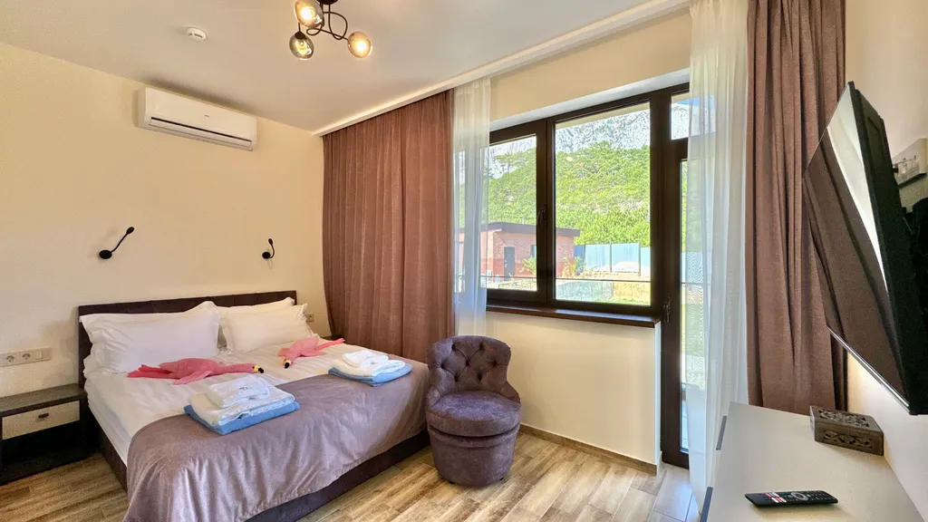 Таунхаус Фламинго, лесная зона, подогреваемый бассейн