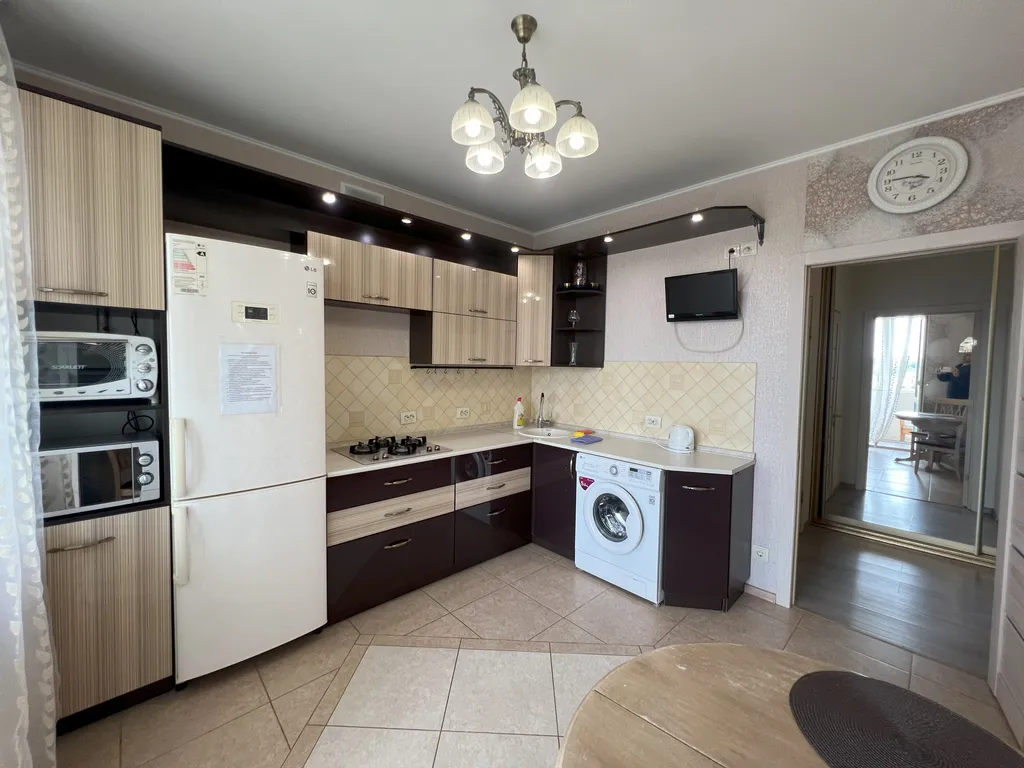 В центре новый дом