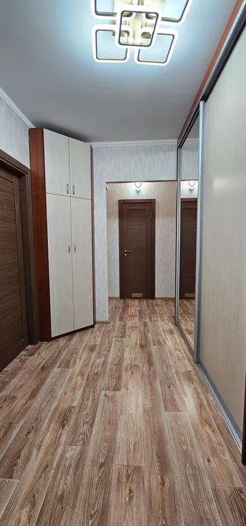 Современные трехкомнатные апартаменты на 14 этаже