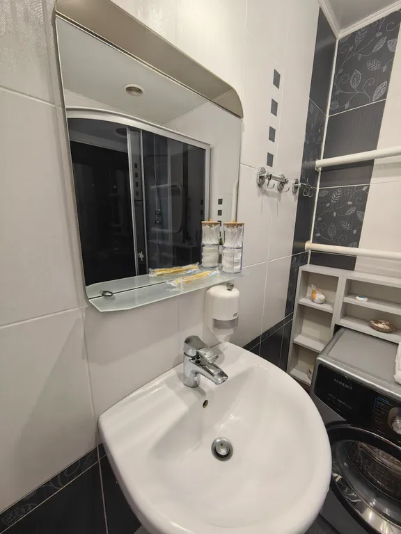 Квартира возле ТЦ Тринити